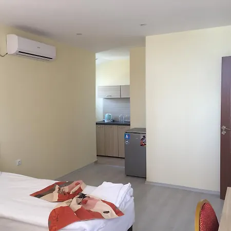 Lucky Family Апартхотел 4*