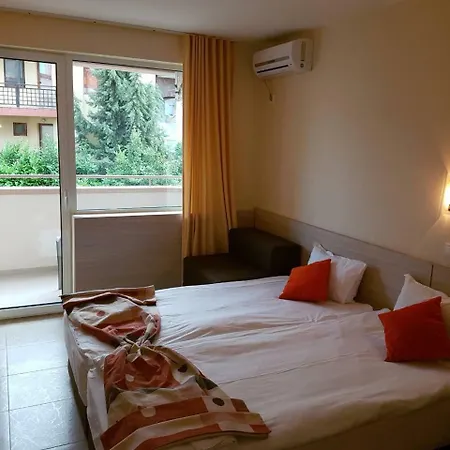 Апартхотел Lucky Family