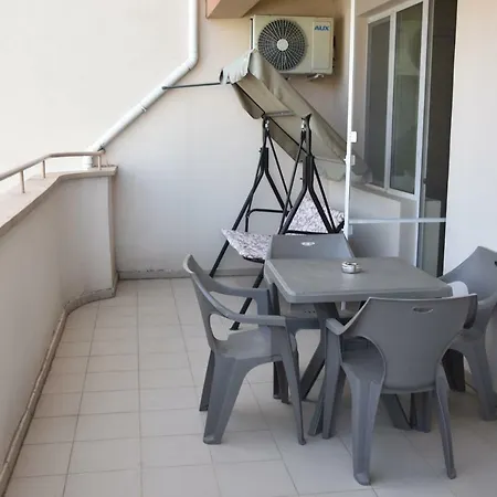 Апартхотел Lucky Family