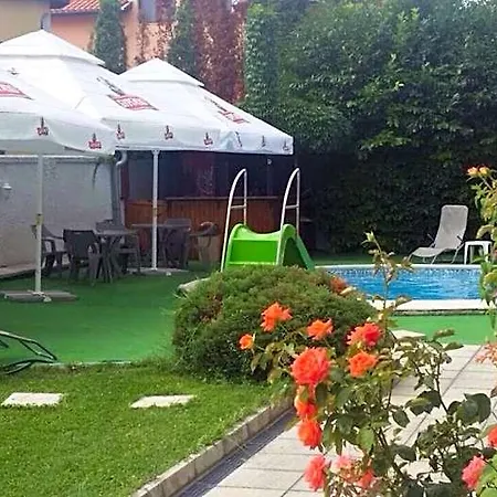 Lucky Family Aparthotel 4*