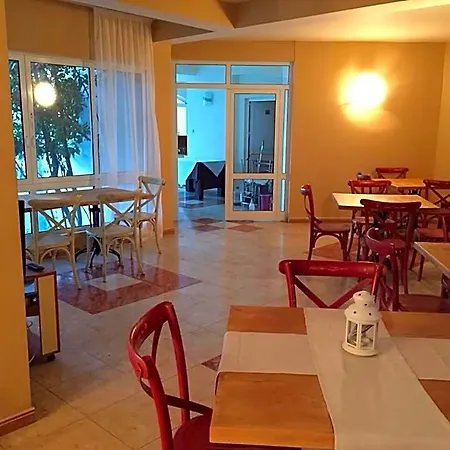 Lucky Family Aparthotel Ravda