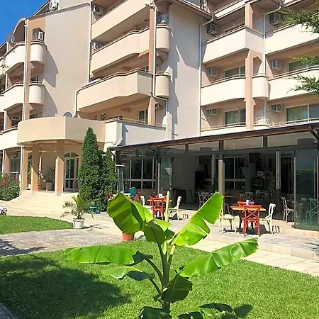 Hotel apartamentowy Lucky Family Rawda