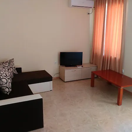 Lucky Family Aparthotel 4*