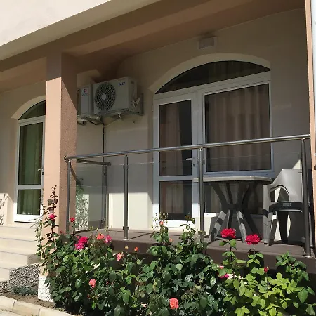 Lucky Family 4* رافدا