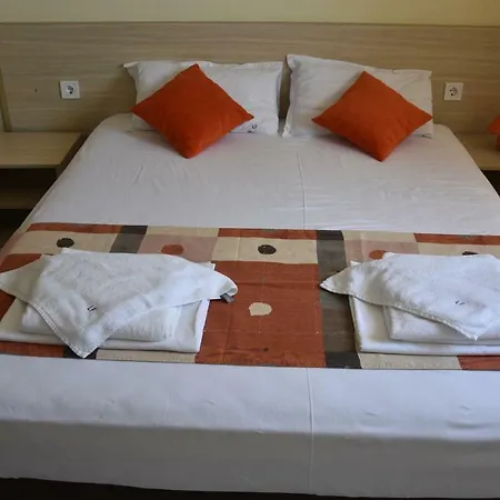 Lucky Family رافدا